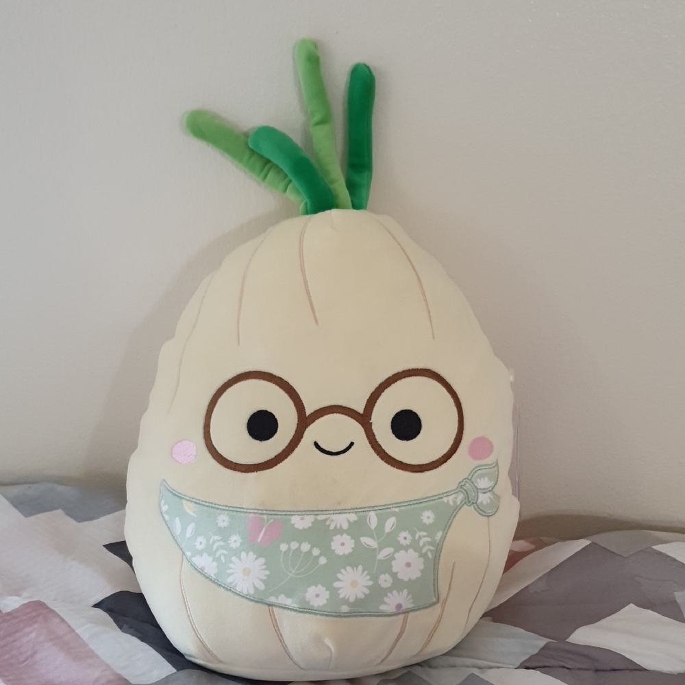 Squishmallows Isolde Onion Plush